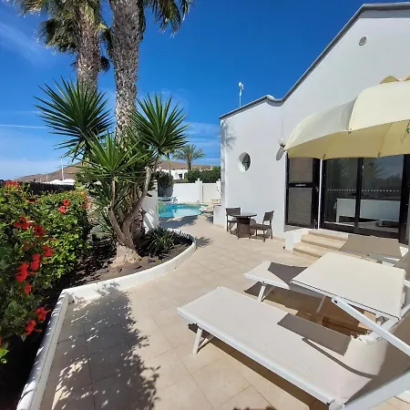 Sol Y Luna & Lanzarote Holidays - Heated Pool! Guest house 2*