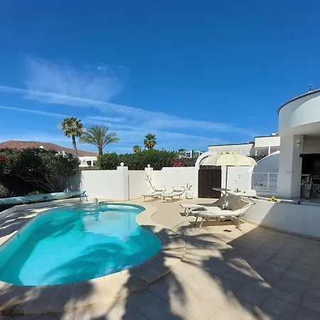 Sol Y Luna & Lanzarote Holidays - Heated Pool! Guest house